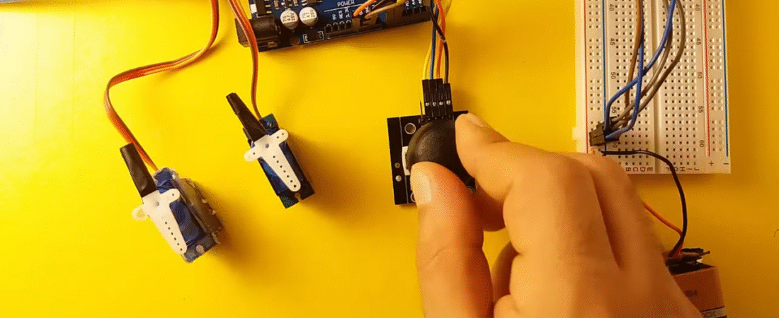Arduino – Multiple Servo Control with Joystick