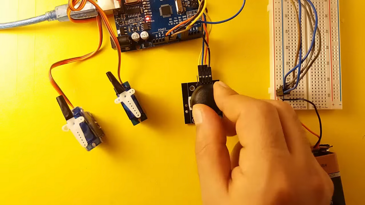Arduino – Multiple Servo Control with Joystick