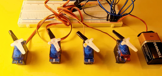 Multiple Servo Control with Arduino Uno